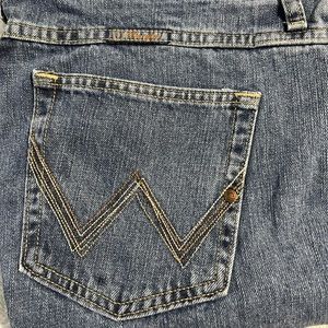 Women’s wrangler jeans perfect condition